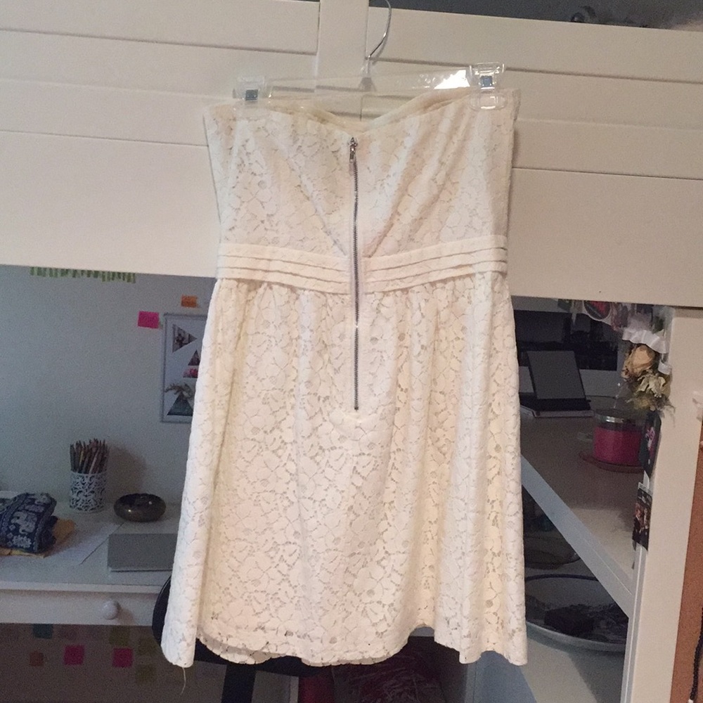 1310468 Off-White Pleated Sleeve Lace Dress